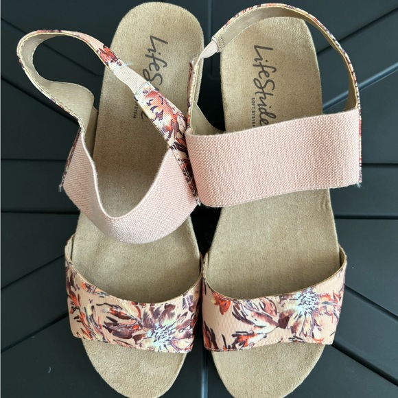Life Stride Blush Multicolored Floral Pattern Size 6.5 - Picture 6 of 8